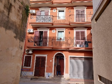 Foto Casa indipendente in via Galilei 61, Pozzallo di 350 m² con 15 locali