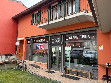 Foto Bar a Verona Centro Storico di 80 m² con 1 locali in vendita