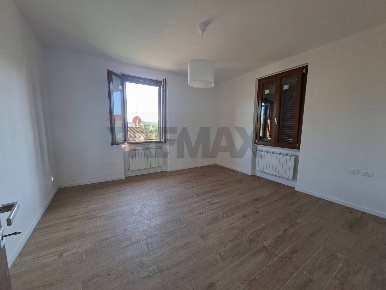 Foto Appartamento a Reggello di 92 m² con 4 locali in affitto