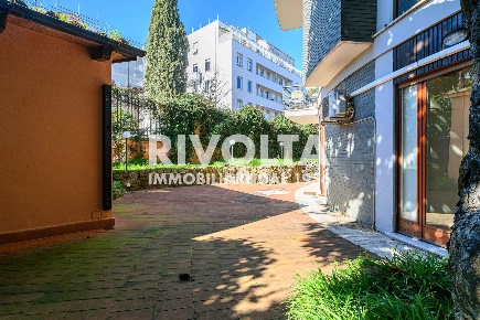 Foto Appartamento in Via Dei Monti Parioli, Roma Euclide di 220 m²