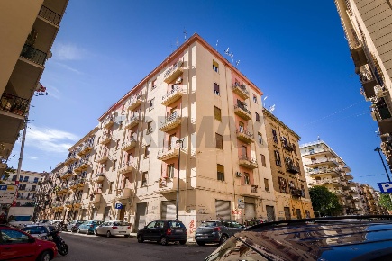 Foto Appartamento a Palermo Politeama - Ruggiero Settimo di 154 m²