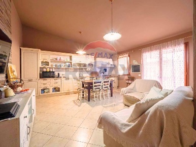 Foto Appartamento a Capoterra Centro di 80 m² con 3 locali in vendita