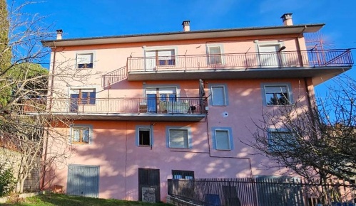 Foto Case semi ndipendenti in SR 615 32, L'Aquila Roio di 150 m² in vendita