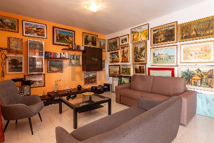 Foto Villa unifamiliare in Via Simeto snc, Ragusa di 155 m² con 8 locali