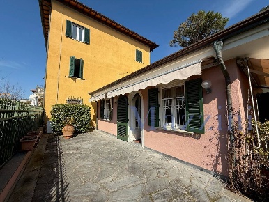 Foto Casa indipendente in via matteotti, Forte dei Marmi Centro di 60 m²