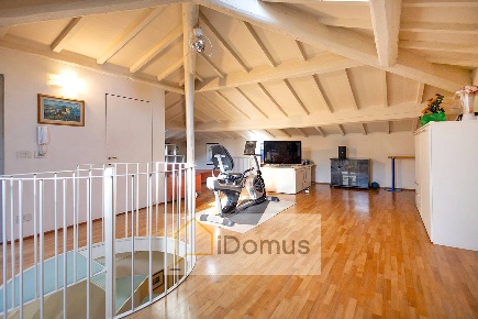 Foto Case semi ndipendenti a Pisa di 190 m² con 7 locali in vendita