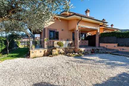 Foto Villa a schiera in Via Provinciale 28a 64, Nerola Pitirolo di 170 m²