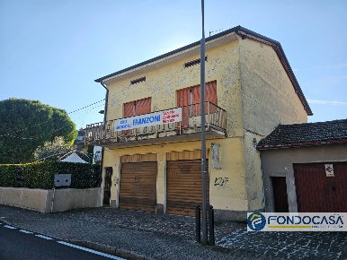 Foto Casa indipendente in via san lorenzo, Palosco di 205 m² con 3 locali