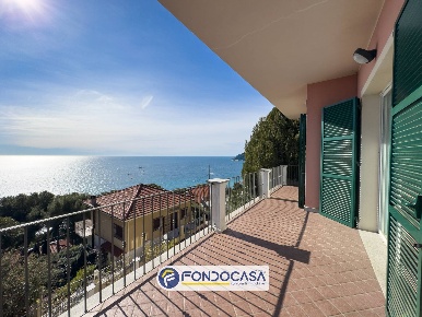 Foto Villa unifamiliare in Via Orizzonte, Andora Marina Di Andora di 132 m²