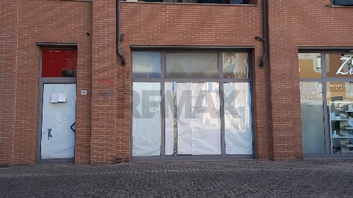 Foto Negozio in VIA BRAIDA 118, Sassuolo Centro di 98 m² con 3 locali