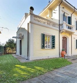 Foto Villa unifamiliare a Pisa La Vettola di 290 m² con 8 locali in vendita