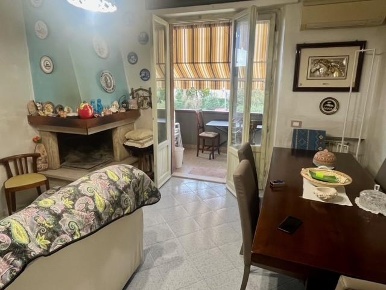 Foto Appartamento a Asciano Centro di 82 m² con 5 locali in vendita