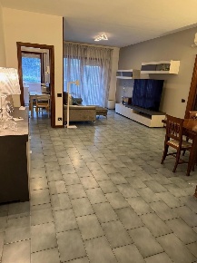 Foto Appartamento a Carrara Avenza con 5 locali in vendita