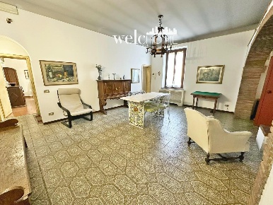 Foto Casa indipendente a Campi Bisenzio Centro di 180 m² con 7 locali