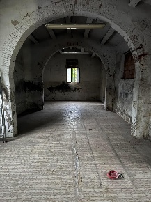 Foto Locale commerciale a San Giuliano Terme Colignola, Campo di 120 m²