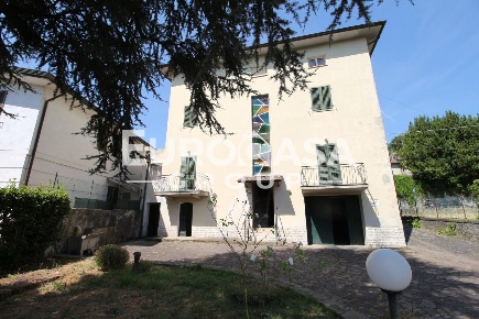Foto Villa unifamiliare a Lucca Santa Maria del Giudice di 409 m²
