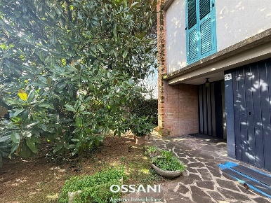 Foto Villa a schiera in VIA FILANDA NUOVA, Faenza di 207 m² con 6 locali