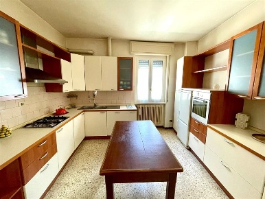 Foto Appartamento in Via Matteotti, Vedano Olona Centro di 90 m² in vendita