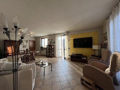 Foto Appartamento in Via Roma, Roccaforte Mondovì Centro di 135 m²