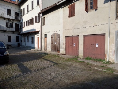 Foto Rustico in Via Padana Superiore, Bellinzago Lombardo di 120 m²