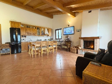 Foto Appartamento a San Costanzo di 90 m² con 5 locali in vendita