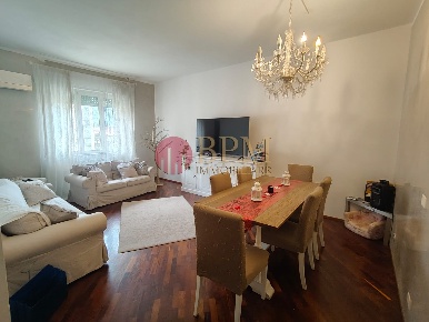 Foto Appartamento in Via Bonaini 9, Livorno di 97 m² con 4 locali