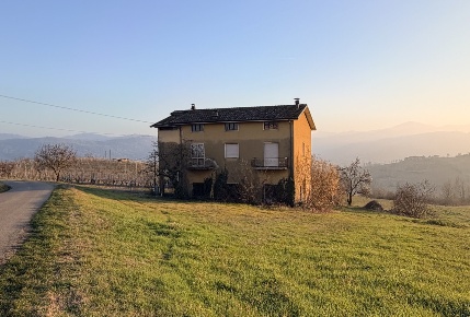 Foto Casa indipendente in Loc. Cà Persa di Corano 130, Borgonovo Val Tidone