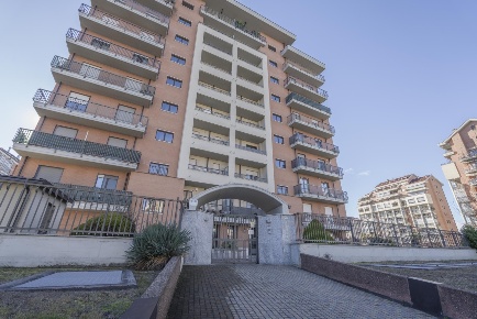Foto Appartamento in Via Alfonso Badini Confalonieri 47, Torino di 100 m²