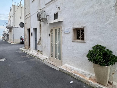 Foto Casa indipendente in Via Pietro Giannone, Ostuni di 55 m² con 1 locali