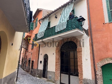 Foto Appartamento in Via Magenta 9, Canino Paese di 60 m² con 3 locali