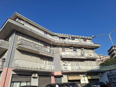 Foto Appartamento a Motta Sant'Anastasia di 90 m² con 3 locali in vendita
