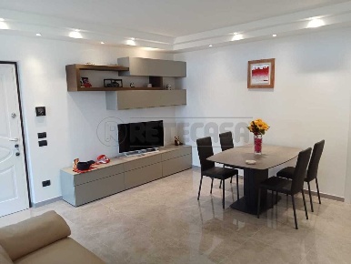 Foto Appartamento in Via Paderno 42, Seriate di 124 m² con 3 locali