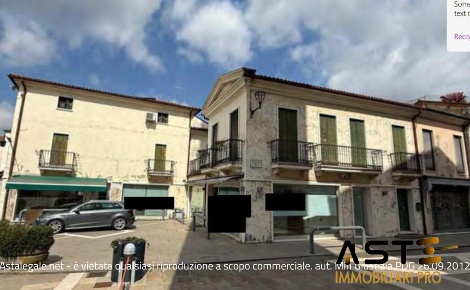 Foto Locale commerciale in Piazza Umberto I, Camisano Vicentino Centro