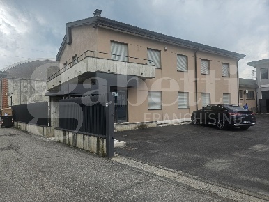 Foto Ufficio in Via felici 10, Verona Zona Fiera di 600 m² con 17 locali