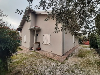 Foto Villa singola in Via benaco, Puegnago del Garda Raffa di 180 m²