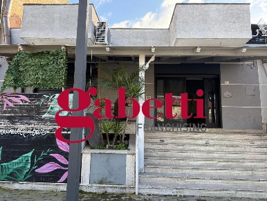 Foto Negozio in Via Leonardo da Vinci 27, Marcianise di 58 m² con 1 locali