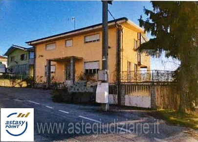 Foto Casa indipendente in Via Santo Stefano 3, Fossano Centro di 250 m²