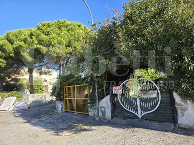 Foto Villa a schiera in Via Leonardo Cupido 0, Scalea di 80 m² con 5 locali