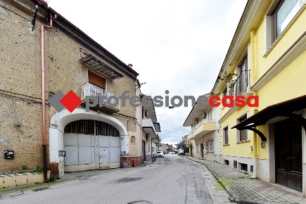 Foto Appartamento in Via FLAVIO GIOIA 11, San Nicola la Strada di 70 m²
