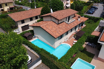 Foto Villa singola in Via Cattarello 1/a, Chiari Centro di 294 m²