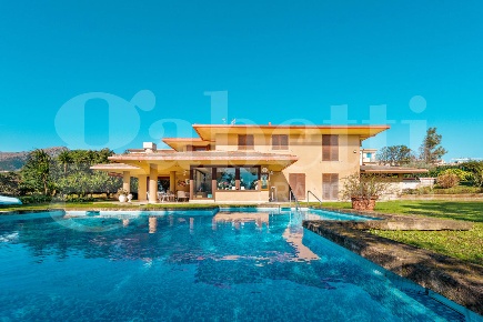 Foto Villa singola in Via del Quadrifoglio 31, Arenzano Pineta di 384 m²