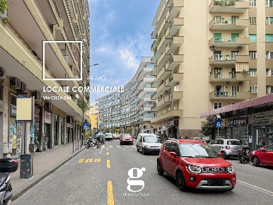 Foto Negozio in Via FRANCESCO CILEA 266, Napoli Vomero di 44 m² in vendita