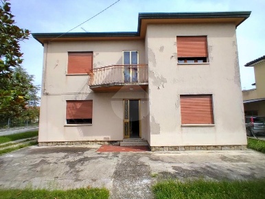 Foto Casa indipendente in Via Roma, San Martino di Venezze di 187 m²