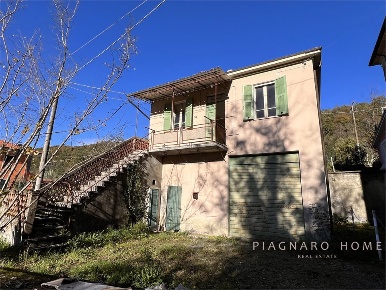 Foto Casa indipendente in Via Caprio, Filattiera di 80 m² con 3 locali