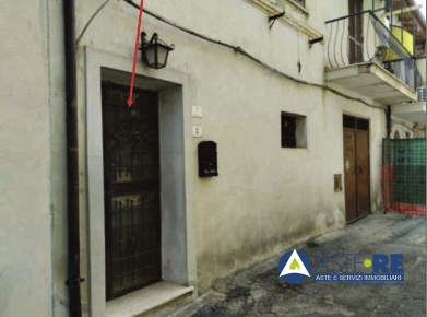 Foto Appartamento in via Ciro Menotti, Cori Centro Storico di 197 m²