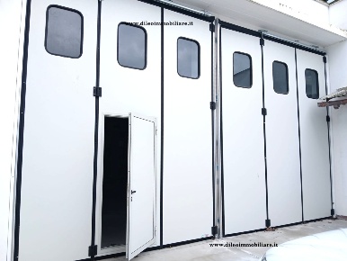 Foto Capannone industriale a Roma Casal Lumbroso di 2700 m² con 4 locali