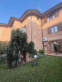 Foto Case semi ndipendenti in Via Pacinotti 15, Lissone di 158 m²