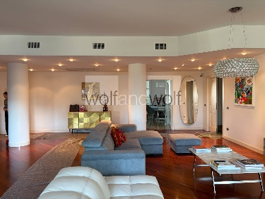 Foto Appartamento in via fetonte 12, Milano San Siro di 350 m² con 4 locali