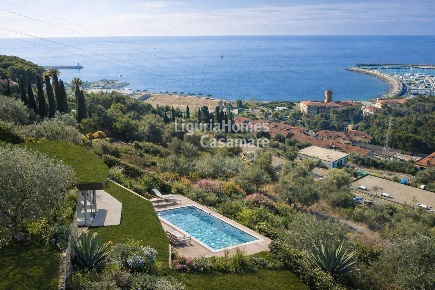 Foto Terreno residenziale in Salita del Pilone, Imperia Porto Maurizio