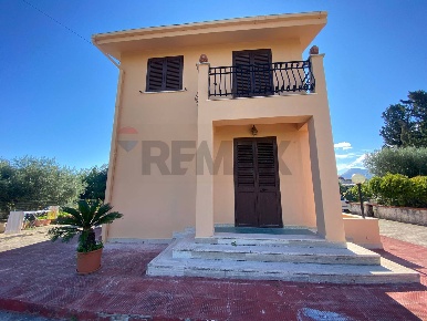 Foto Villa a schiera a Carini Torre Muzza di 160 m² con 7 locali in vendita